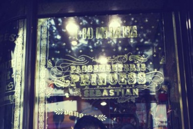 Ngô Thanh Vân tình tứ dạo phố với “tình hờ” sau MV nóng bỏng